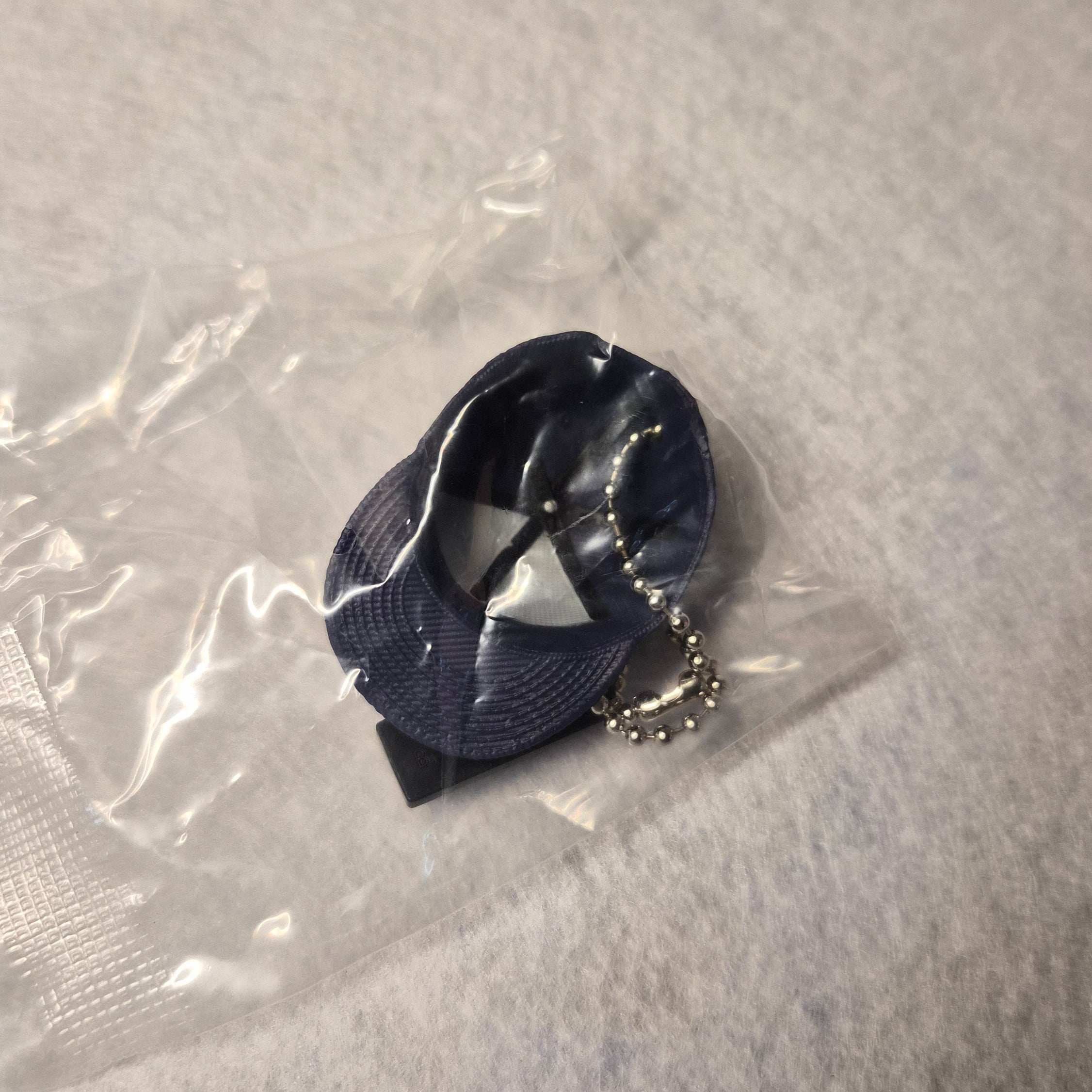 🧢 Colección Miniaturas Gorra New Era - Colgante