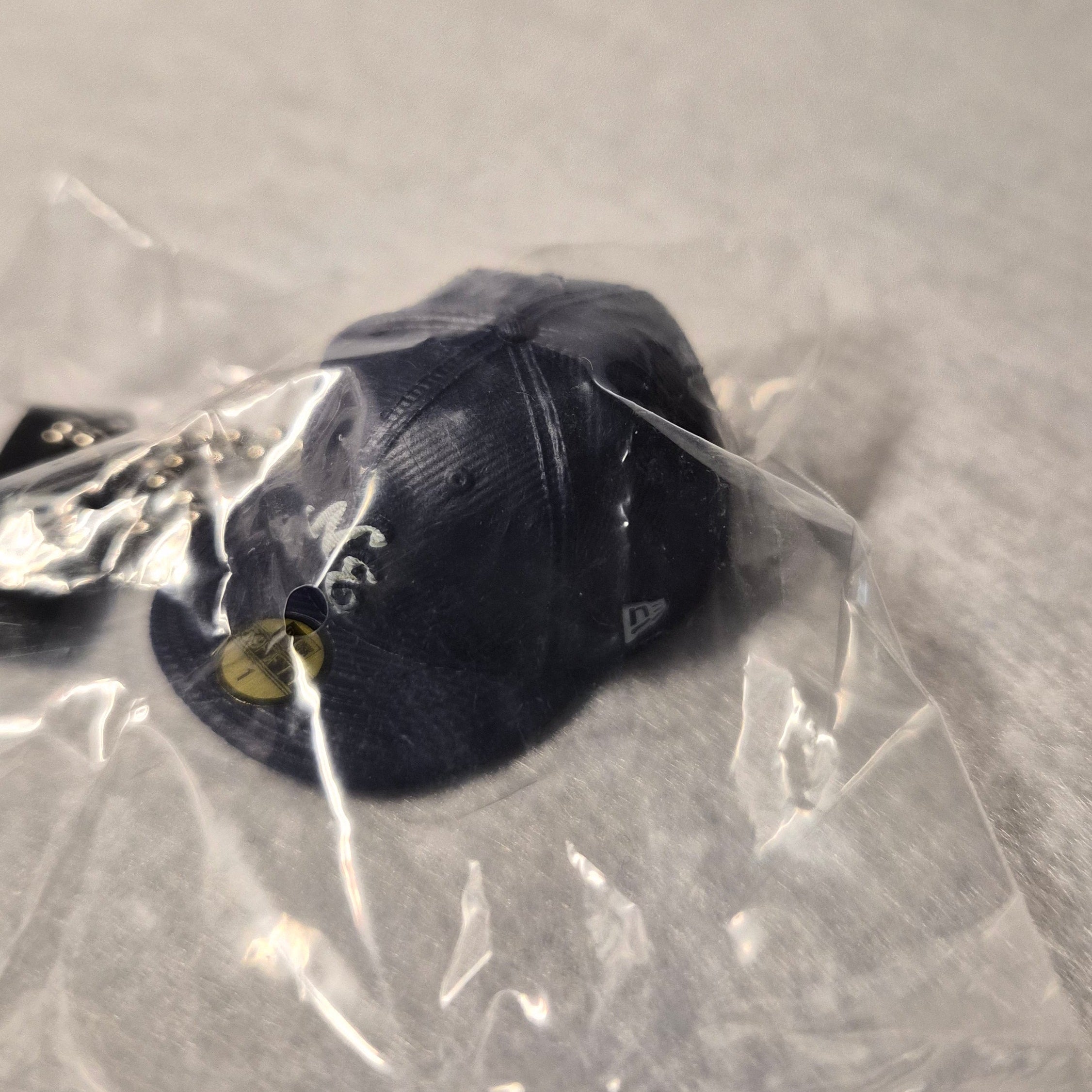 🧢 Colección Miniaturas Gorra New Era - Colgante