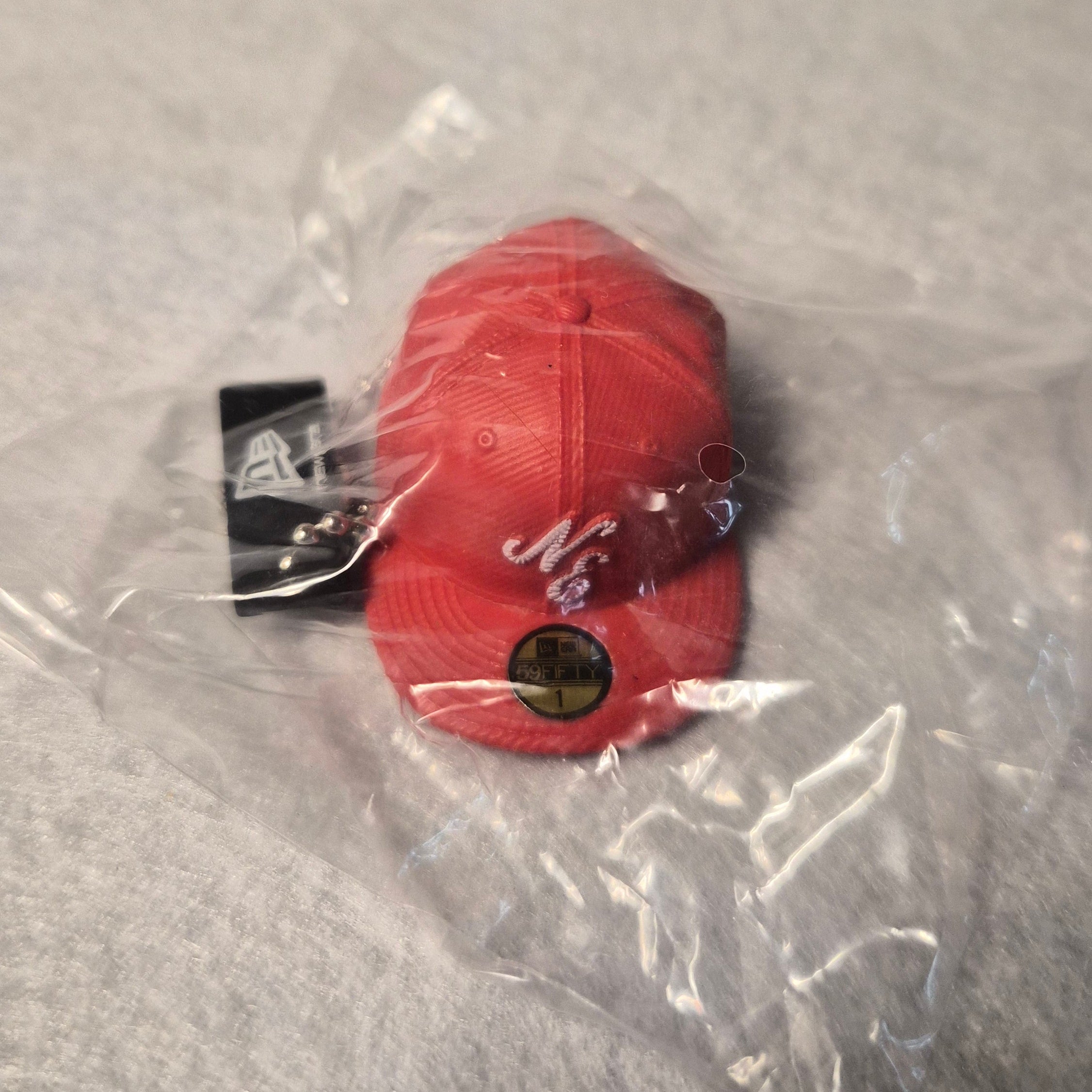 🧢 Colección Miniaturas Gorra New Era - Colgante