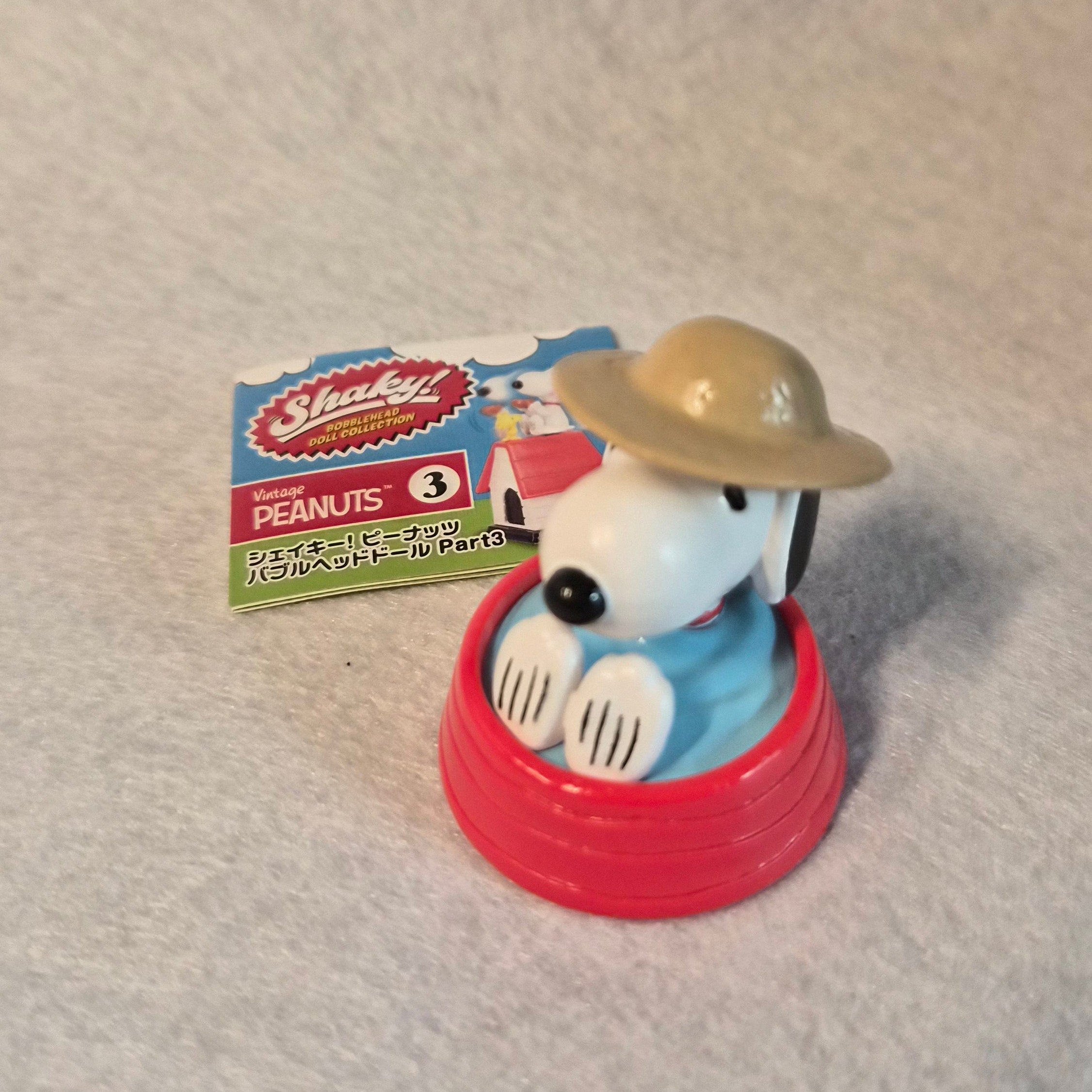 Figuritas Shaky Snoopy