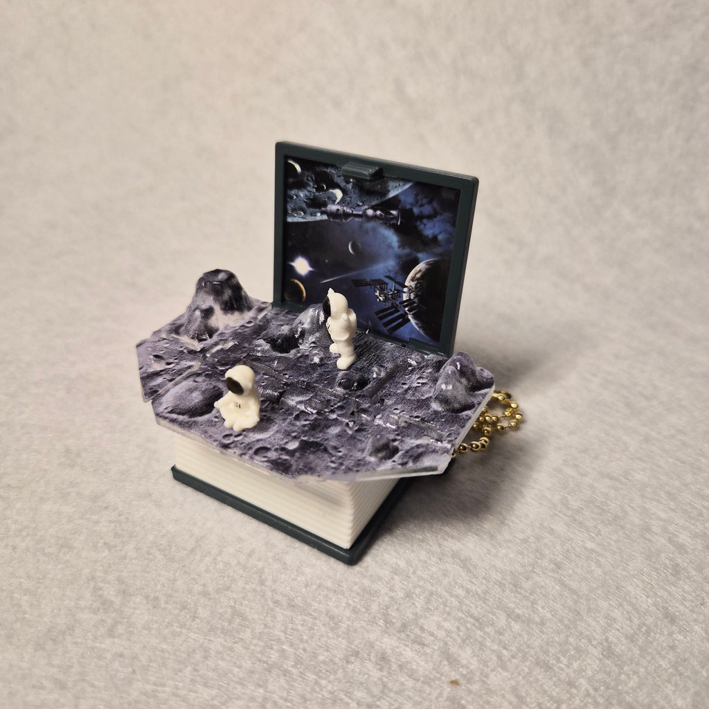 📖 Llavero Pop-Up Yell: Byou de Sekai III (Mundos en un Segundo) ✨