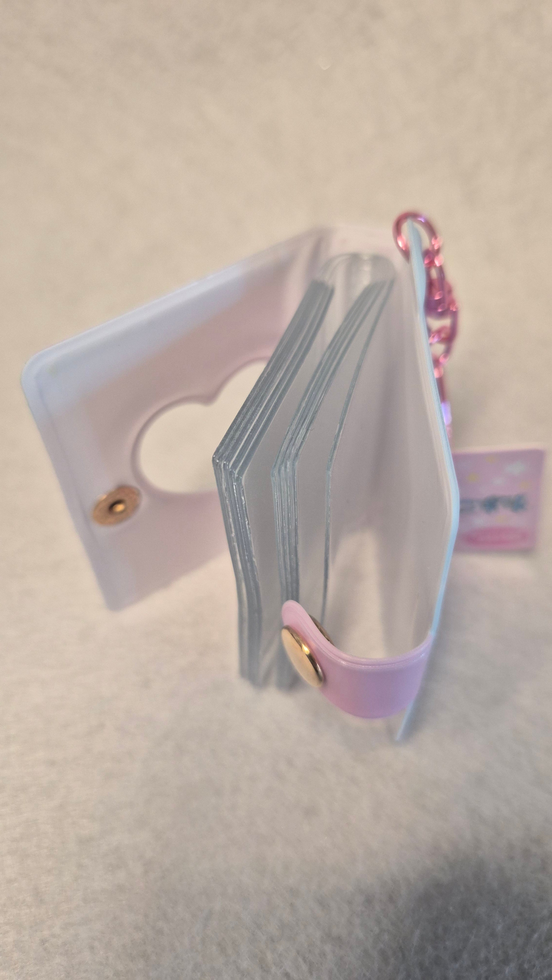 📸 Mini Álbum de Fotos Bandai: Tamagotchi - Keychain Album