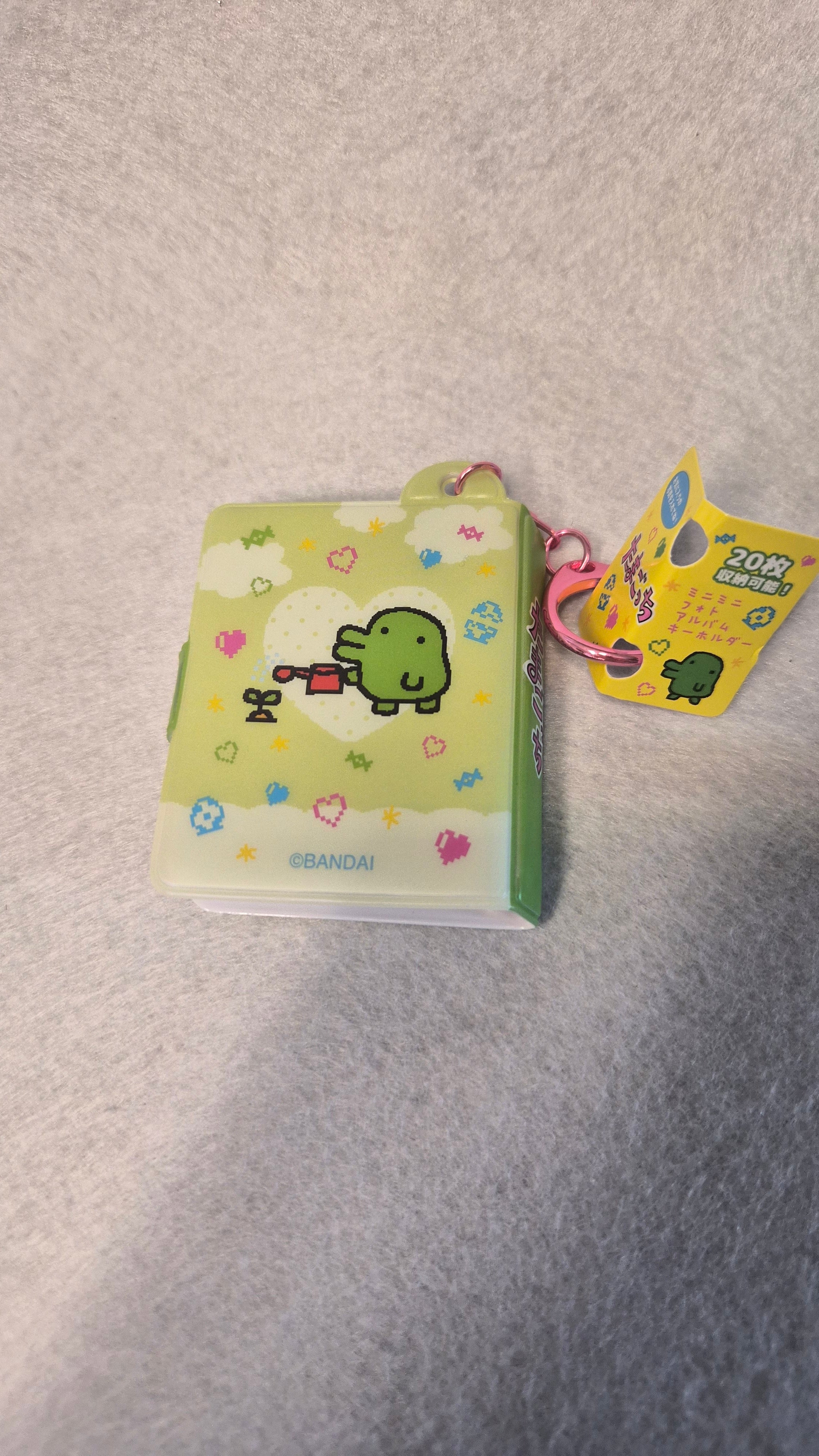 📸 Mini Álbum de Fotos Bandai: Tamagotchi - Keychain Album